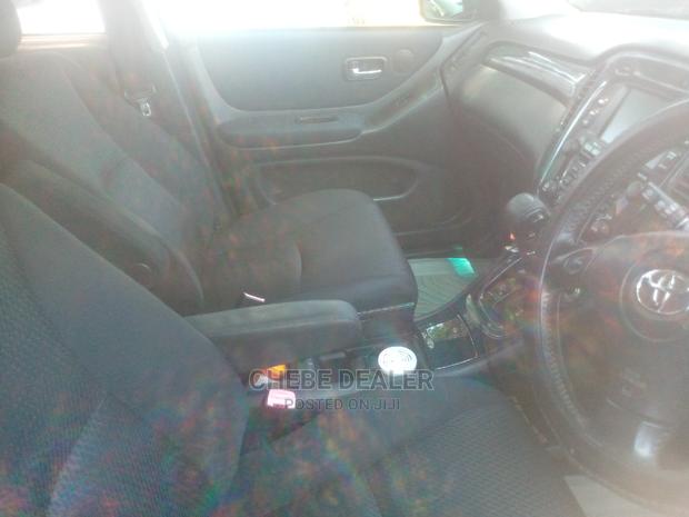 Toyota Kluger 2005 Black