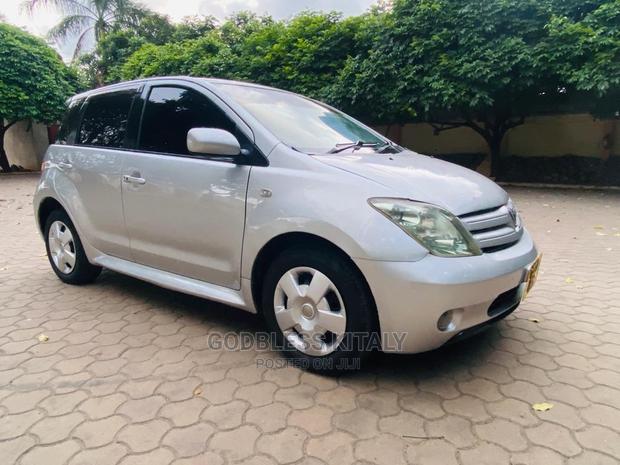Toyota IST 2006 Silver