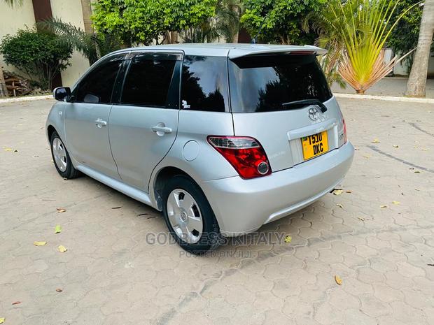 Toyota IST 2006 Silver