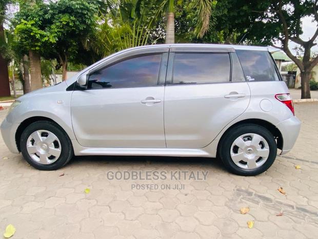 Toyota IST 2006 Silver