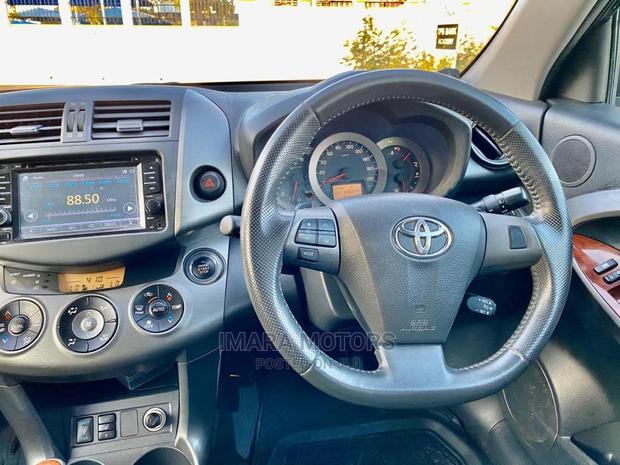 Toyota Vanguard 2010 Black