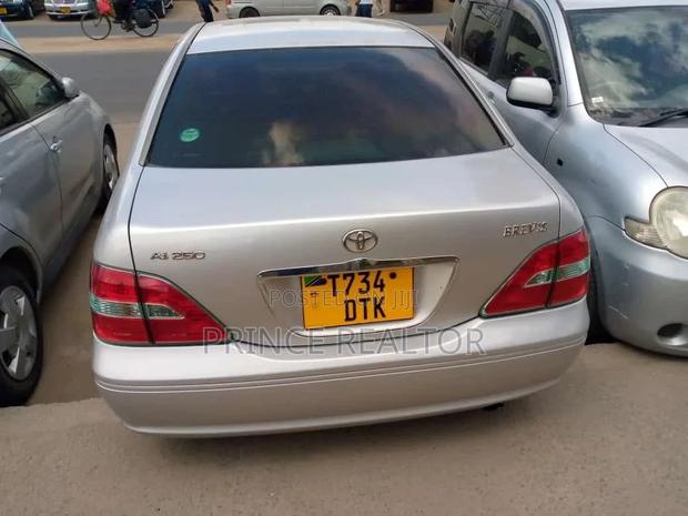 Toyota Brevis 2004 Silver