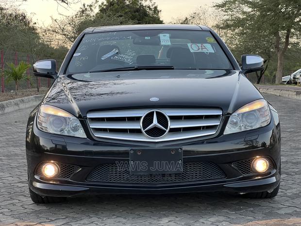 Mercedes-Benz C200 2009 Black