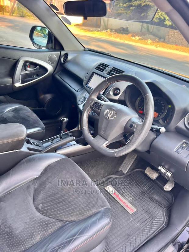 Toyota Vanguard 2012 Black