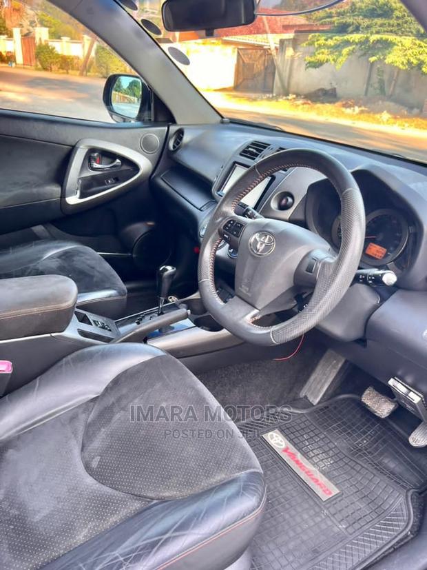 Toyota Vanguard 2012 Black