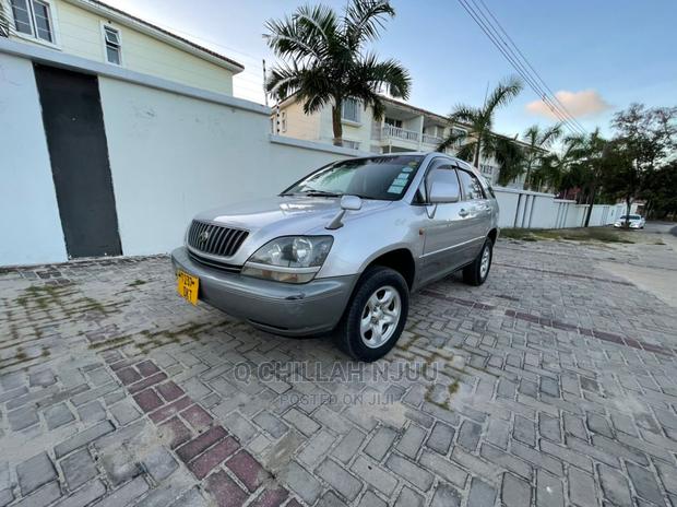 Toyota Harrier 2000 Silver