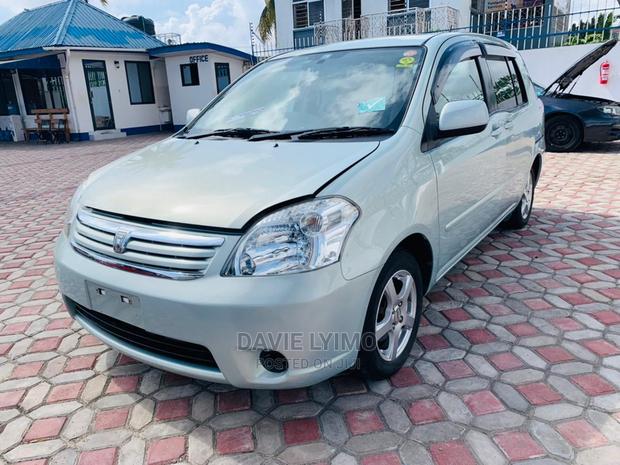 Toyota Raum 1.5 AWD 2004