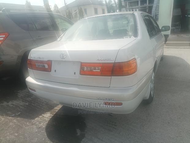 Toyota Corona Premio 2.0 Petrol AWD 2000 White