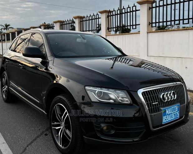 Audi Q5 2010 Black