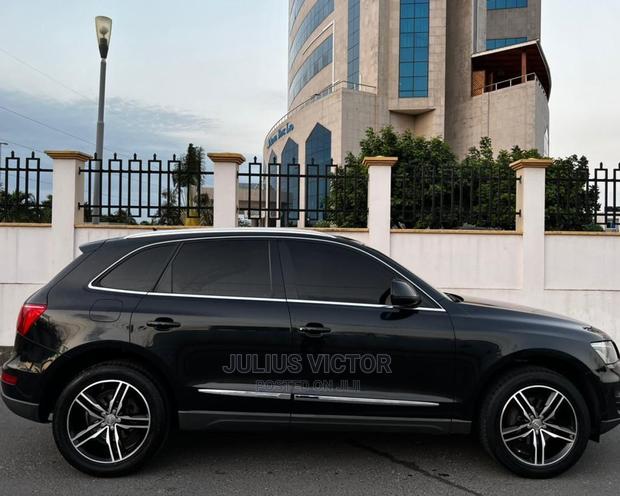 Audi Q5 2010 Black