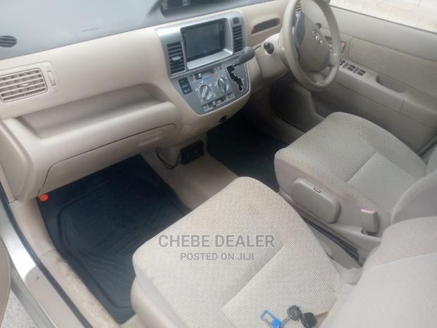 Toyota Raum 1.5 AWD 2002 Beige