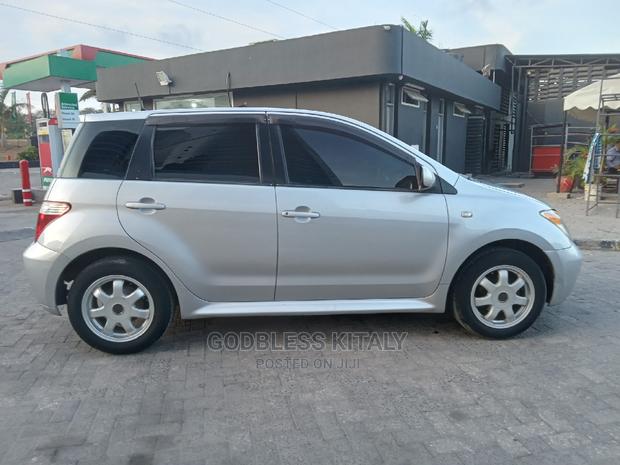 Toyota IST 2006 Silver