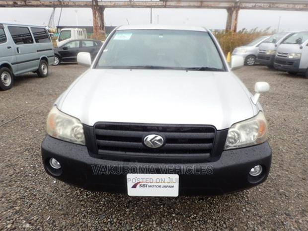 Toyota Kluger 2005 Silver