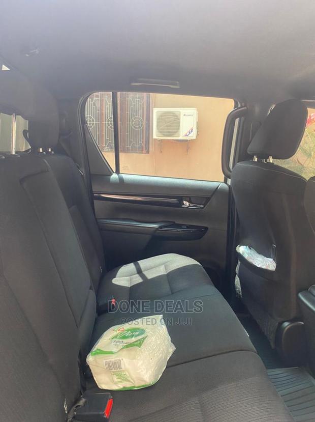 Toyota Hilux 2019 White