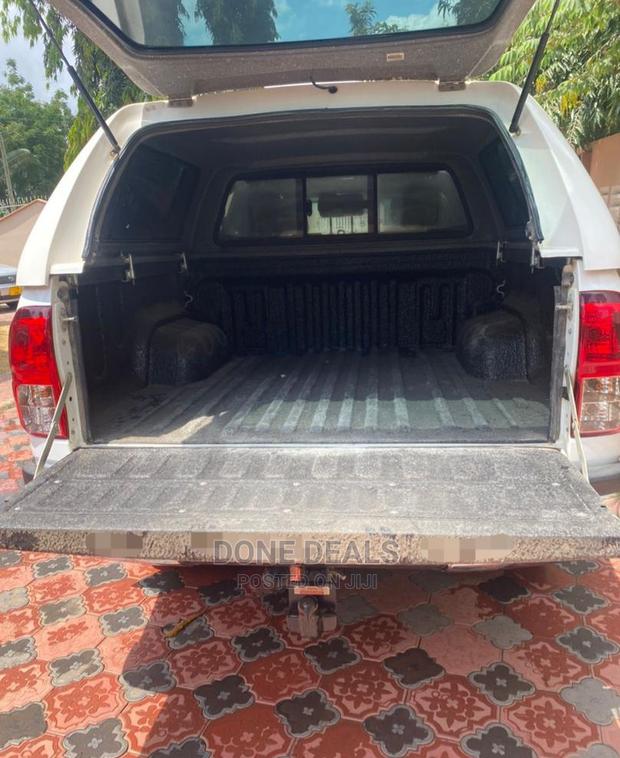 Toyota Hilux 2019 White