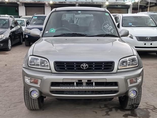 Toyota RAV4 Cabriolet 1998 Beige