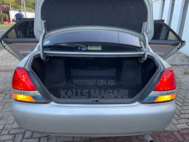 Toyota Mark II 2004 Silver