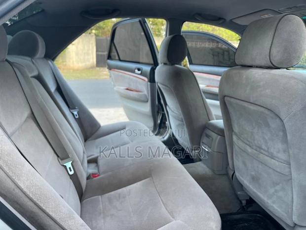 Toyota Mark II 2004 Silver