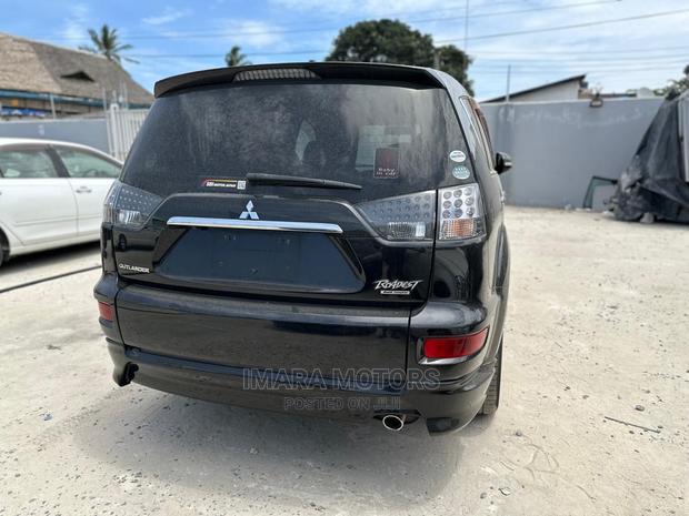 Mitsubishi Outlander 2011 Black