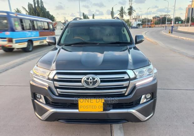 Toyota Land Cruiser 2010 Black