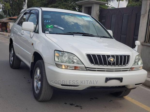 Toyota Harrier 2002 White