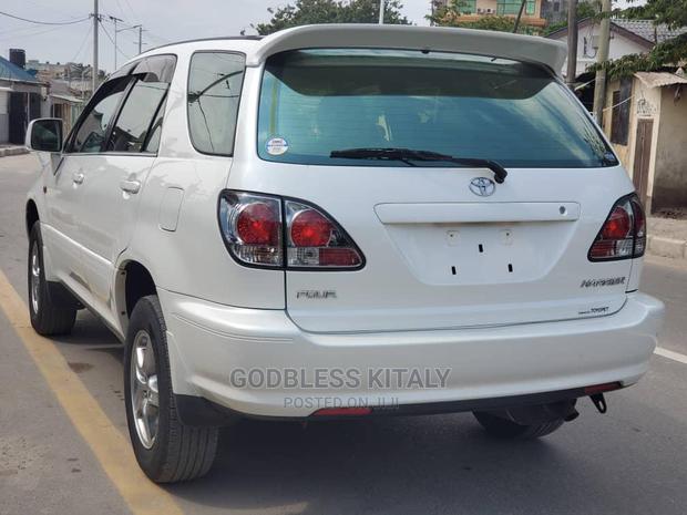 Toyota Harrier 2002 White