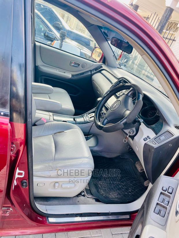 Toyota Kluger 2005 Red