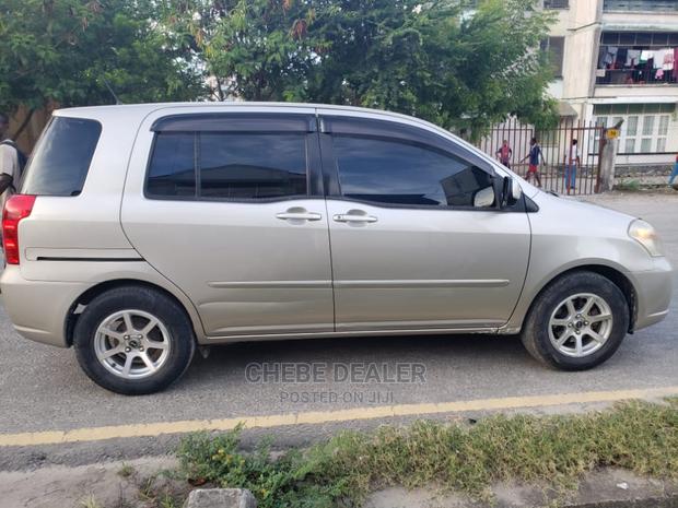 Toyota Raum 2004 Beige