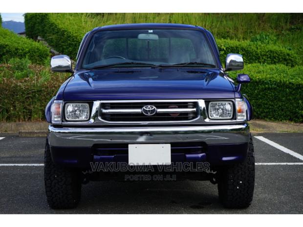 Toyota Hilux 1997 Blue