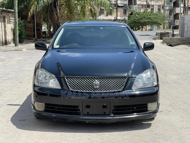 Toyota Crown Royale 2005 Black