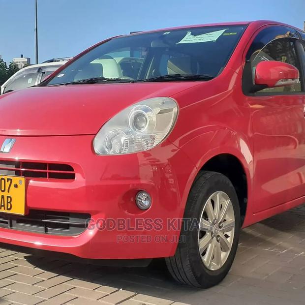 Toyota Passo 2012 Red