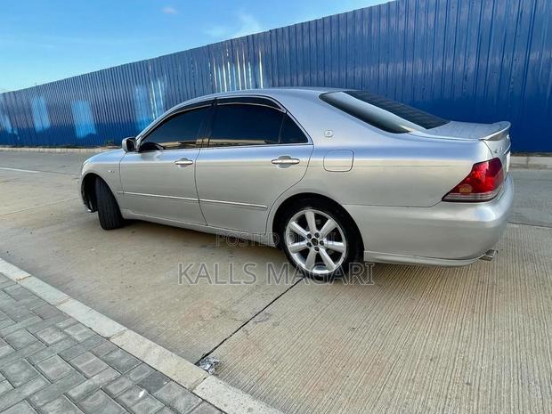 Toyota Crown 2006 Silver