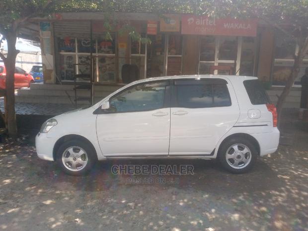 Toyota Raum 2003 White