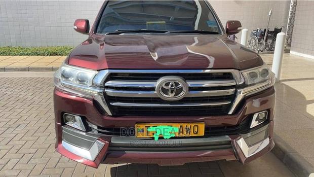 Toyota Land Cruiser 2010 Red