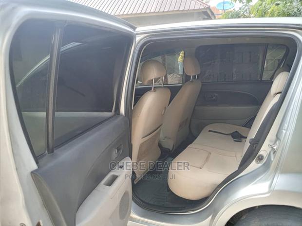 Toyota RAV4 Base 4x4 1999 White