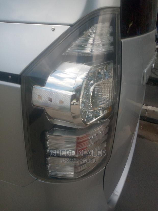 Toyota Noah 2.0 143hp AWD (7 Seater) 2010 Silver