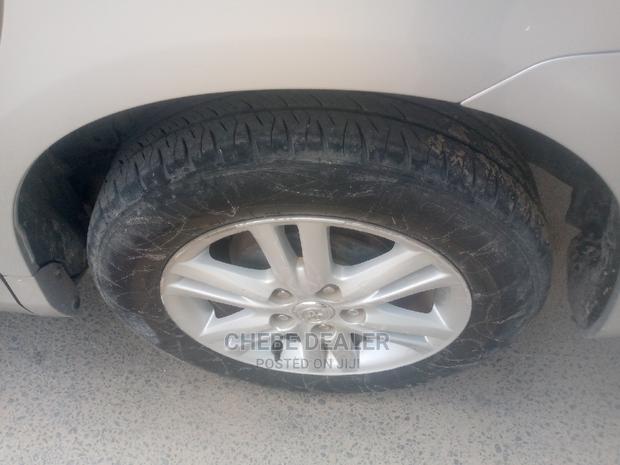 Toyota Noah 2.0 143hp AWD (7 Seater) 2010 Silver