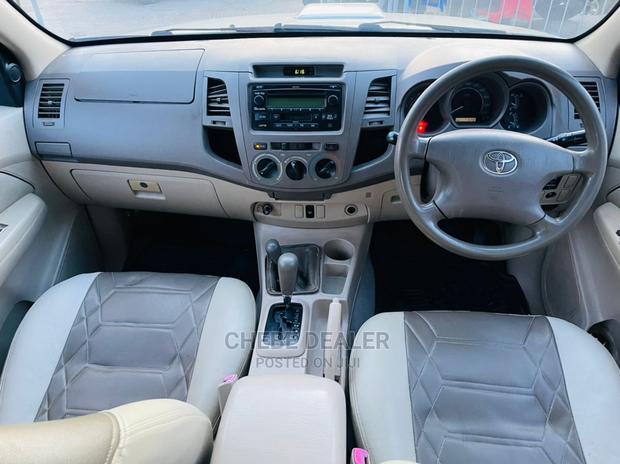 Toyota Hilux 2.0 VVT-i 2006 Gold
