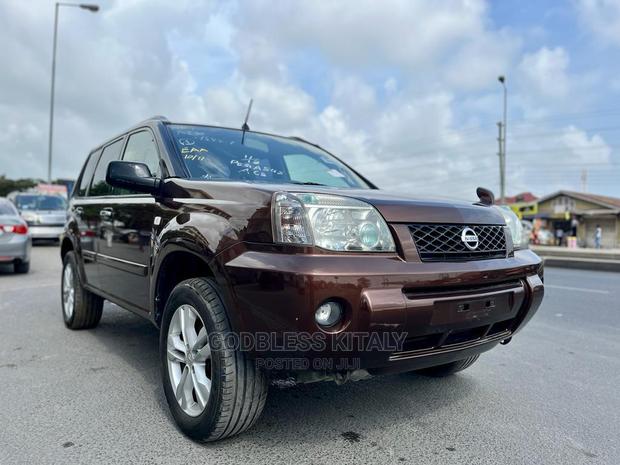 Nissan X-Trail 2005 Brown