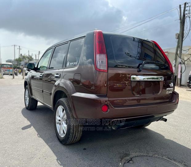 Nissan X-Trail 2005 Brown
