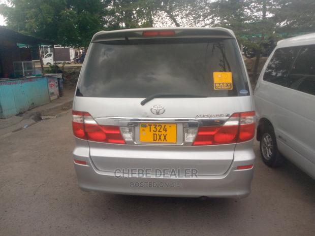 Toyota Alphard 2004 Silver