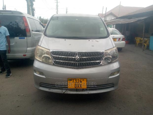 Toyota Alphard 2004 Silver