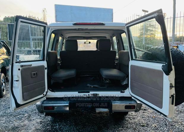 Toyota Land Cruiser 2007 White