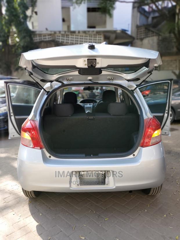 Toyota Vitz 2006 Silver