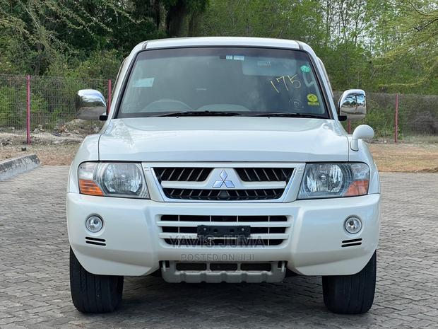 Mitsubishi Pajero 2005 White