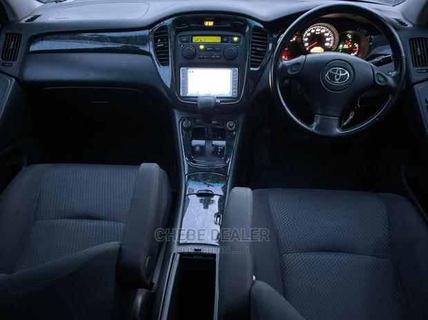 Toyota Kluger 2002 Black