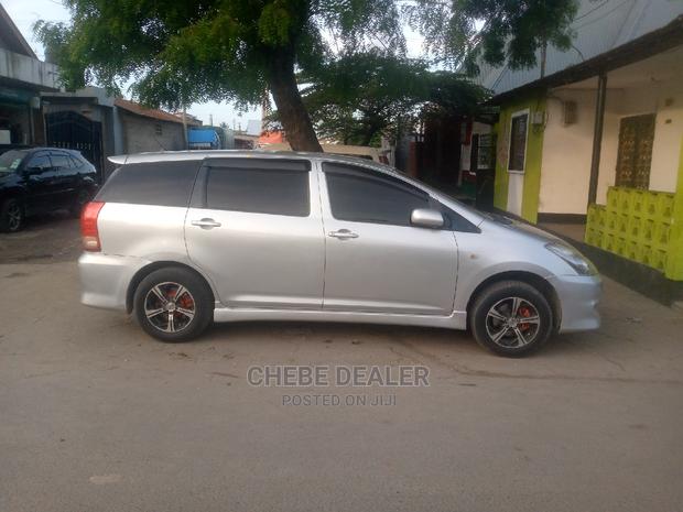 Toyota Wish 2005 Silver