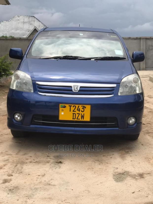 Toyota Raum 2005 Blue
