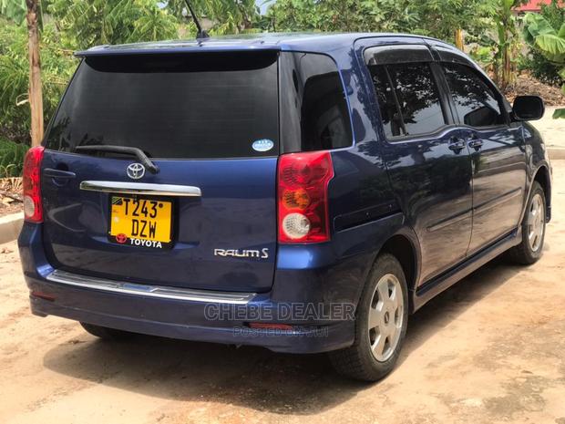 Toyota Raum 2005 Blue