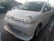 Toyota Sienta 1.5 AWD 2004 White for sale